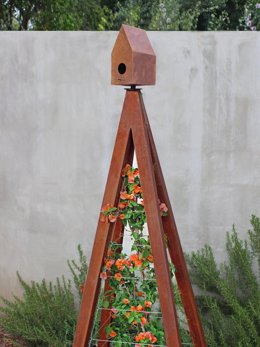 Bird Bungalow + Akoris Garden Tuteur Jr. 3 Bird Bungalow + Akoris Garden Tuteur Jr.